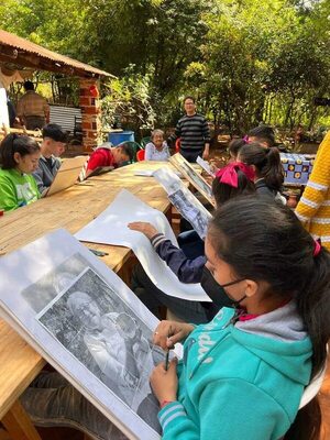 Jóvenes interesados en la elaboración del ”Ñai’ũpyũ” de Yaguarón  - Nacionales - ABC Color