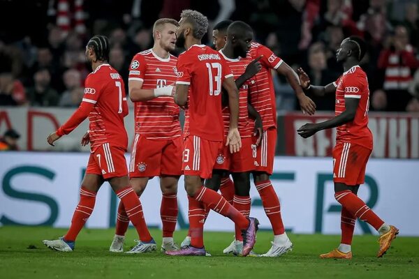 El Bayern golea sin despeinarse y pone un pie en octavos - Fútbol Internacional - ABC Color