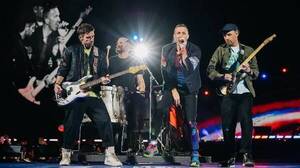 Crónica / Feo mba'asy le agarró a cantante de Coldplay y canceló shows