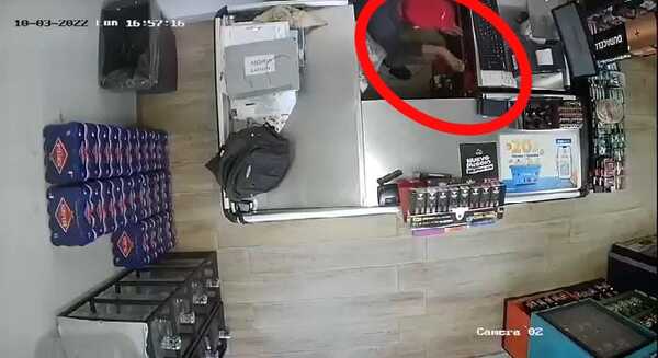 Atrapan a joven robando en una caja registradora - San Lorenzo Hoy