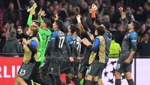 El Napoli acribilla al Ajax y es más líder