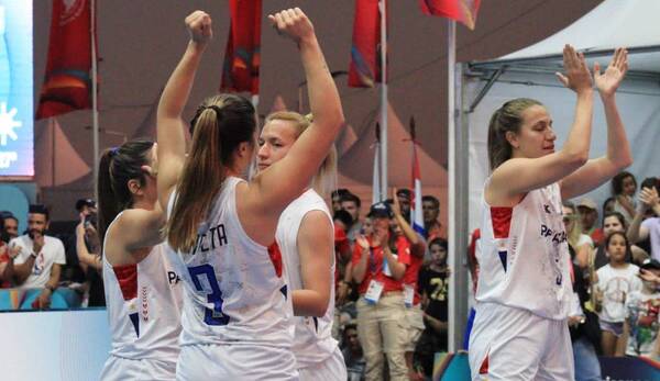Crónica / Emotivo: Ganaron la de Plata, pero son unas mamás de Oro