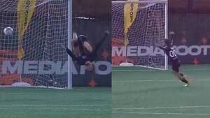 Crónica / [VIDEO] El penal que no podrían chutar ni Messi ni Cristiano. Fijate