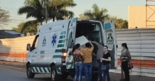 La Nación / Usan ambulancia como “flete” de lavarropas