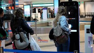 Sistema de reconocimiento facial se implementa en puesto migratorio del Aeropuerto Silvio Pettirossi - .::Agencia IP::.