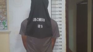 Cae motochorro que robaba con pistola de juguete frente a un colegio
