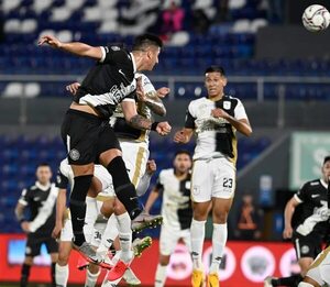 Olimpia y Tacuary, a la caza por los puntos en el bosque - Fútbol - ABC Color