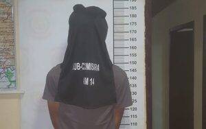 Víctimas atrapan a motochorro que intentó asaltar con arma de juguete