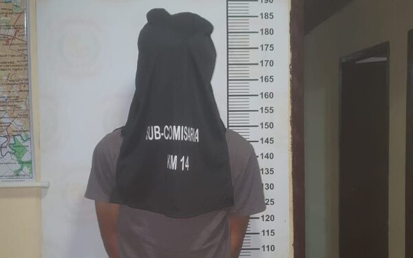 Víctimas atrapan a motochorro que intentó asaltar con arma de juguete