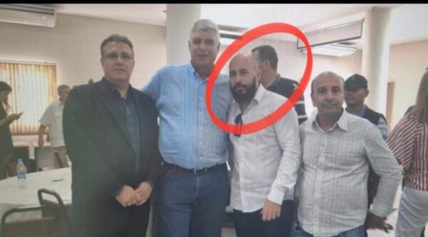 ¡Ndi! Pillan a Wiens “pegado” a narco que tumbó a Giuzzio
