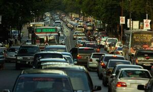 Desastre vehicular por cierre de Costanera