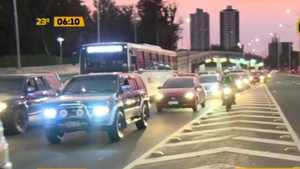 Caótico tránsito sobre la Avenida Primer Presidente - C9N