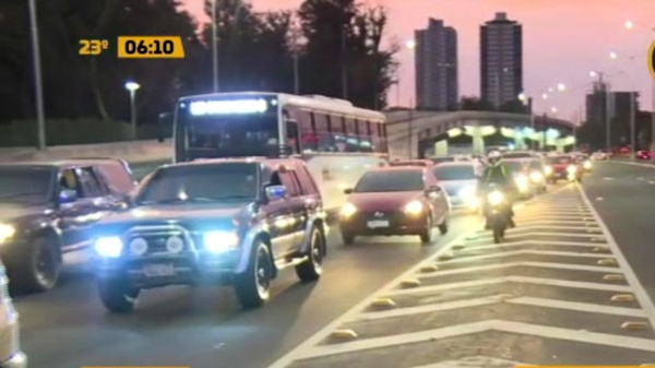 Caótico tránsito sobre la Avenida Primer Presidente - C9N