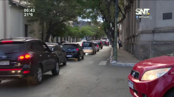 Caótico tránsito sobre la Avenida Primer Presidente - SNT