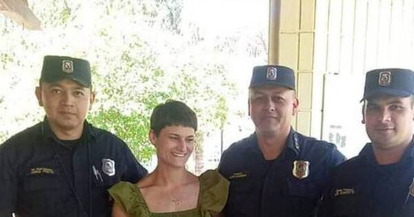 La Nación / Devuelven billetera extraviada a alemana en el Parque Ñu Guasu