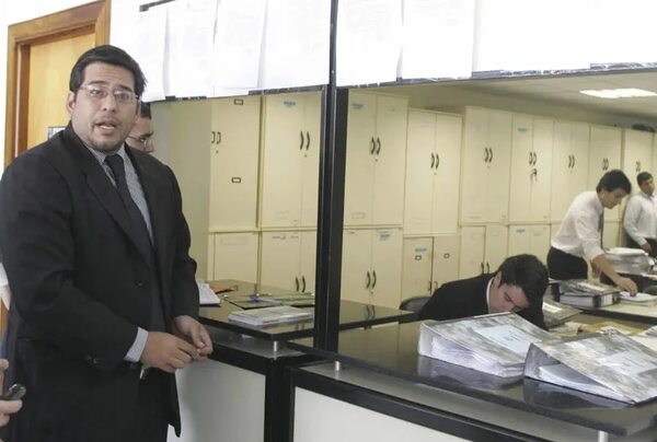 Juez pide retirar fueros al defensor - Nacionales - ABC Color