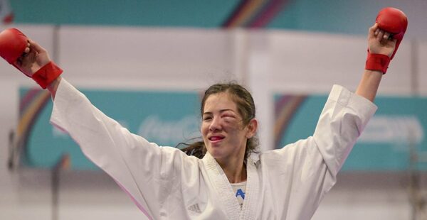 La karateca Yennifer Servín ya se aseguró una medalla, pero quiere la de Oro