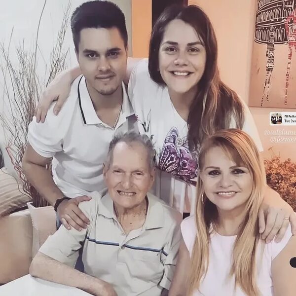 Adela Mercado celebró emocionada los 93 años de su padre - Gente - ABC Color