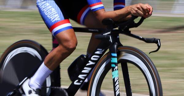 La Nación / “Fuimos criadas por mujeres muy fuertes y eso nos inspira hoy”, afirma campeona de ciclismo