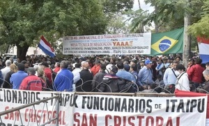 Ejecutivo veta indemnización a exobreros de Itaipú