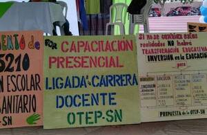 Docentes se movilizan para reclamar mayor presupuesto para educación