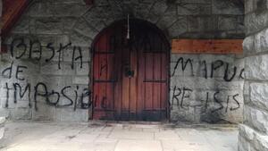ARGENTINA: Terroristas mapuches intentan quemar una iglesia en Villa La Angostura - Informatepy.com