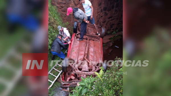 NUEVA ALBORADA: CAMIONETA VOLCÓ TRAS PERDER EL CONTROL