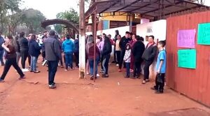Acusan de autoritaria a directora de una escuela y piden su cambio - ABC en el Este - ABC Color