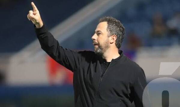 Crónica / Pumpido: "Bronca por el resultado, pero satisfecho por el rendimiento"