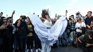 A semanas de la muerte de Amini, mujeres siguen protestando en Irán