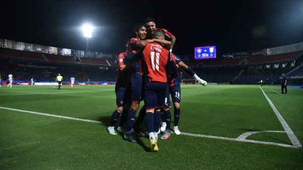 Cerro Porteño celebra "a lo Ciclón" y mantiene la punta