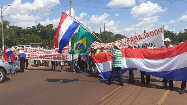 Exobreros de Itaipú piden mesa de diálogo para evitar llegar a la confrontación | 1000 Noticias