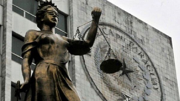 Luego de mantenerlos presos, piden absolución de hermanos costureros