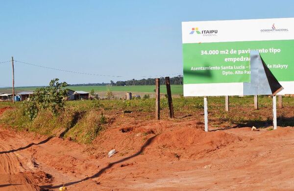 Asaltan, golpean a anciano y queman precarias viviendas en asentamiento