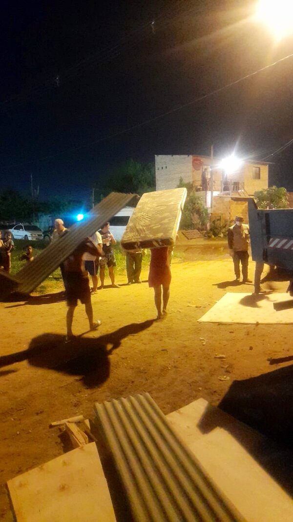 Asisten a familias afectadas por el incendio en Tablada | 1000 Noticias