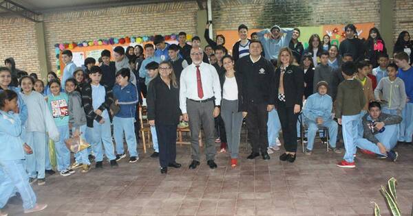 La Nación / Programa “Fiscalía en las escuelas y colegios” visitó hoy la escuela Santa Teresita de Caacupé