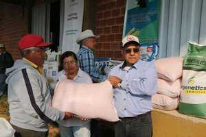 Gobierno asiste a productores de Ñeembucú