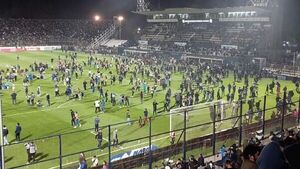 Argentina: Suspenden Gimnasia-Boca por graves incidentes