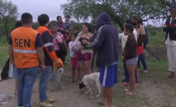 Niña de 4 años se salvó milagrosamente durante temporal - Noticiero Paraguay