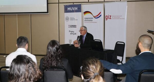 Paraguay y Chile intercambian experiencias y conocimientos sobre temas de vivienda y urbanismo