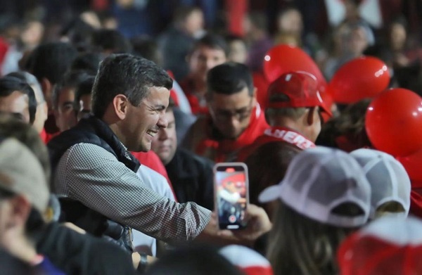 Peña: «Estamos enfrentando a un presidente que quiere que caiga el partido colorado»