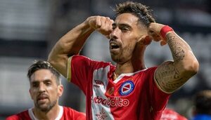 Argentinos goleó a Lanús en la 'Fortaleza' con un gol de Gabriel Ávalos