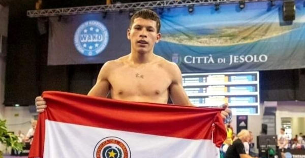 El paraguayo Ariel Villalba se consagró campeón mundial juvenil de Kick Boxing