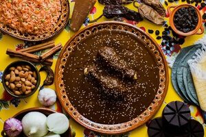 Esta es tu oportunidad de aprender a hacer mole poblano - Gastronomía - ABC Color