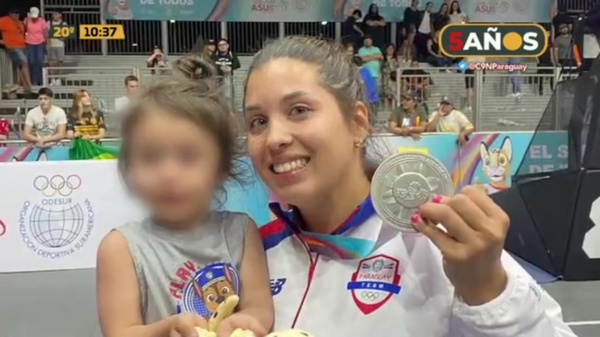 Medallas de Plata para madres que valen oro - C9N