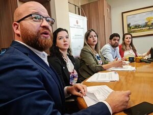 Acusan de “docentes planilleros” a titular del JEM, Jorge Bogarín, y la exministra de Corte Myriam Peña - Política - ABC Color
