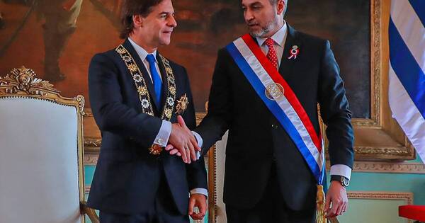 La Nación / Abdo viajó al Uruguay para reinaugurar embajada paraguaya