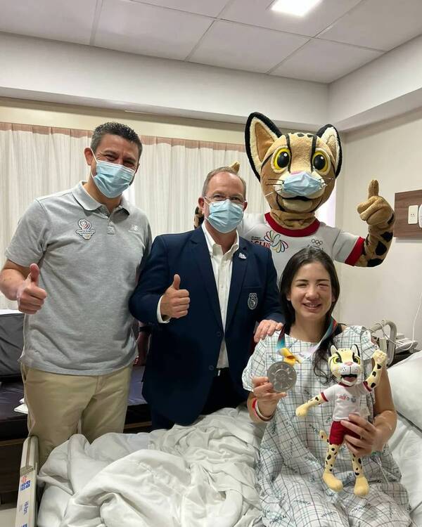 Crónica / Asu 2022: Tiríka visitó a atleta paraguaya que está internada