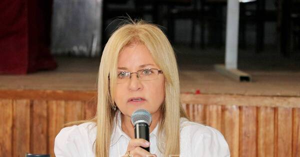 La Nación / “Es casi nula la comunicación con algunas autoridades”, señala Beatriz Denis