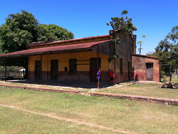 Intervienen edificio de la estación de ferrocarril en Yegros